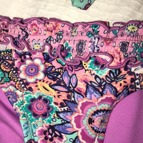 Bikini Set - Picture 2 of 3